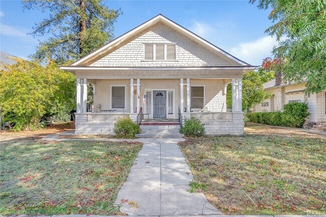 Primary Photo - 119 W 21st St