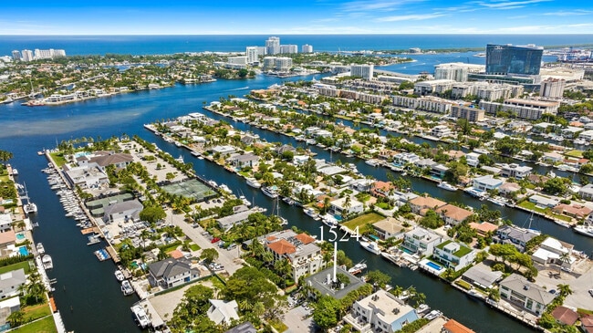 Building Photo - 1524 SE 12th St