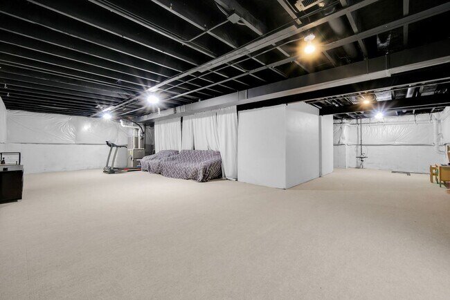 Building Photo - 4255 Fraser Cir