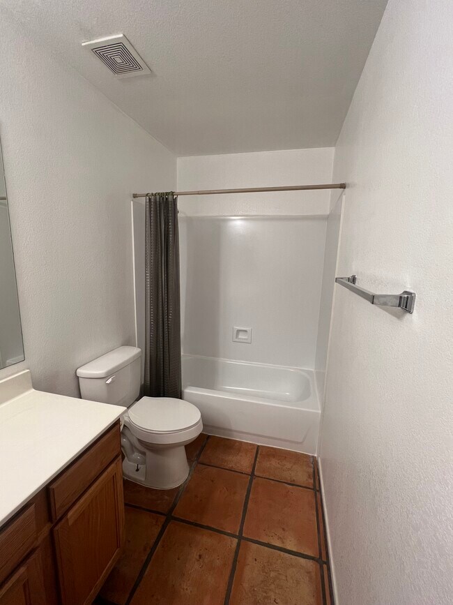 Building Photo - 7825 W San Miguel Ave