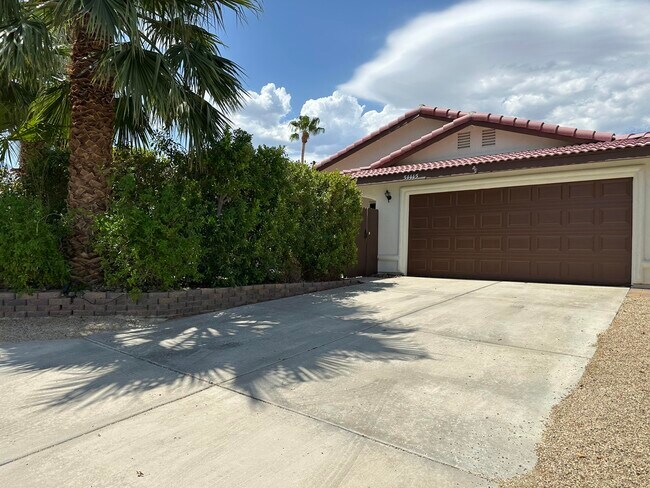 Building Photo - 54445 Avenida Alvarado