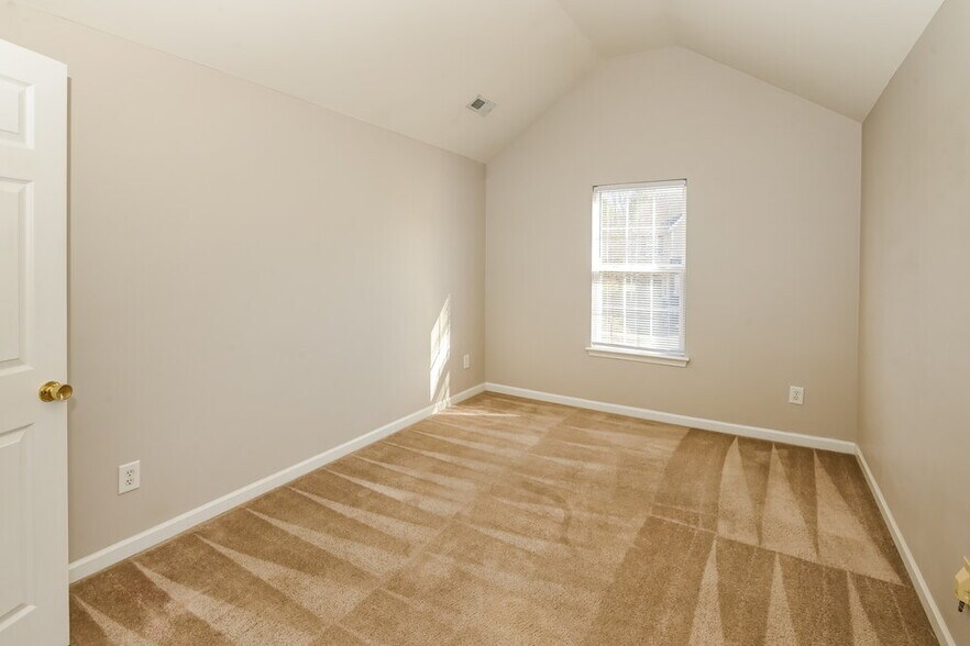 Building Photo - 5913 Brookfield Pointe Dr