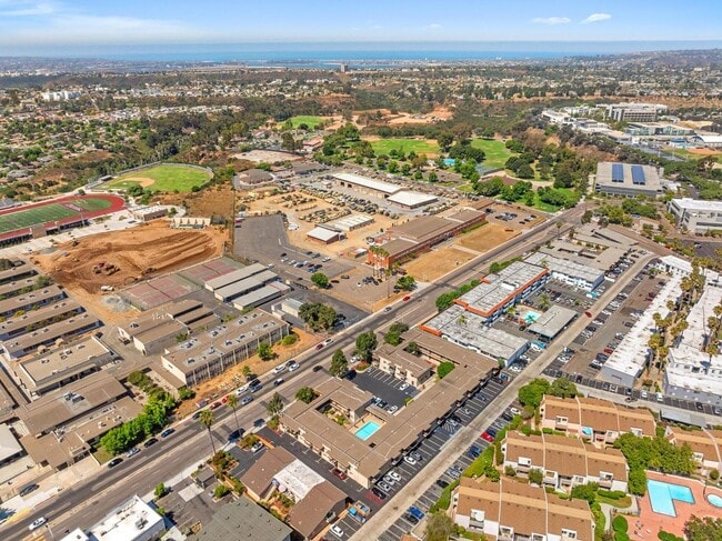 Building Photo - 7434 Mesa College Dr