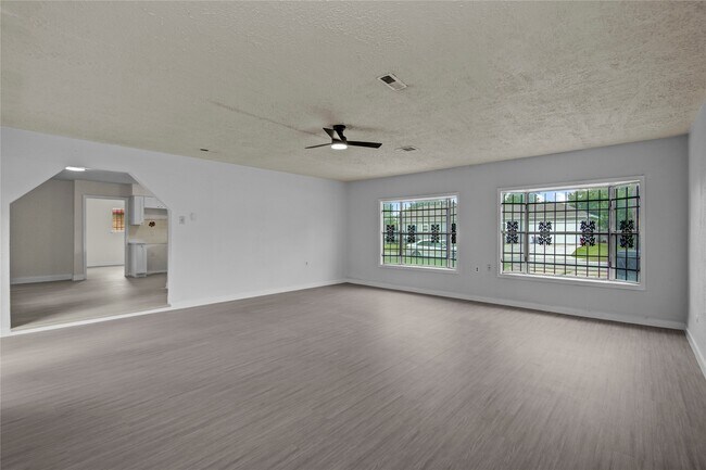 Building Photo - 7329 Gleason Rd