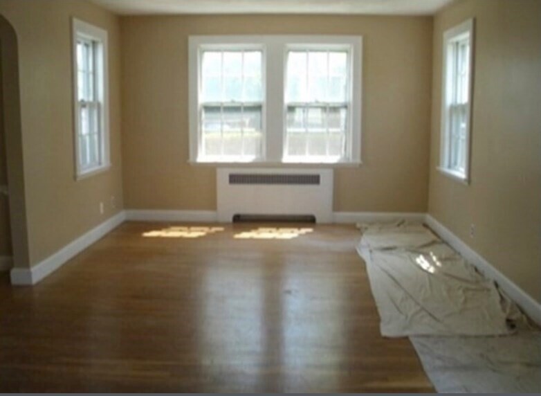 Building Photo - 57 Pond St