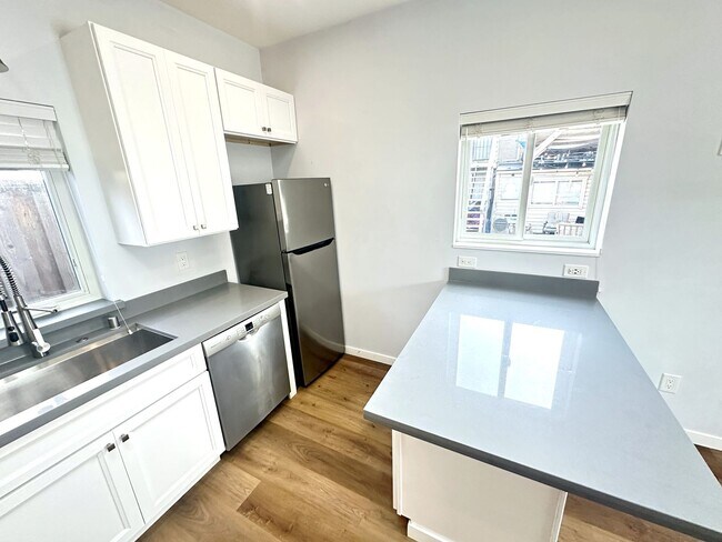 Building Photo - 1439