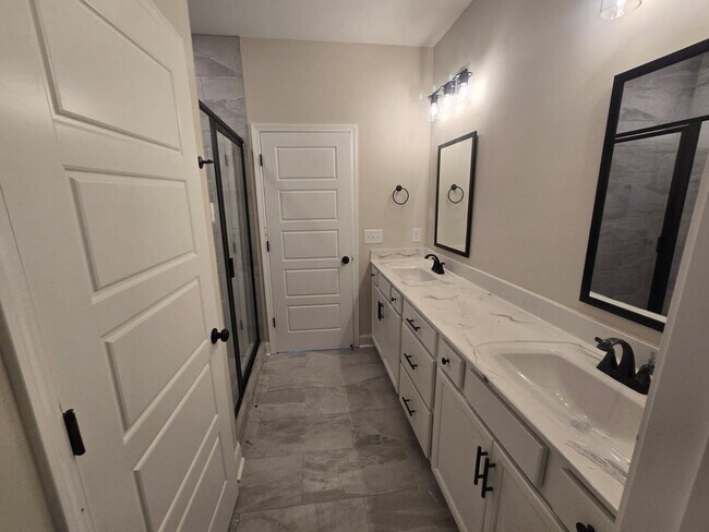 Building Photo - 1 Month Free! New Construction Ruby Floor ...