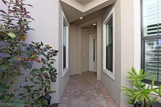 Building Photo - 8181 Venetian Pointe Dr