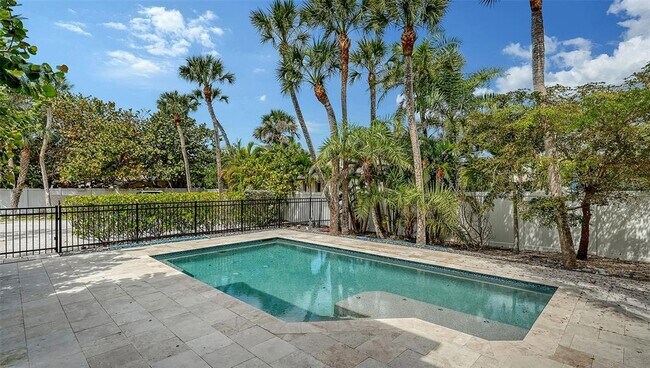 Building Photo - 3708 Sandspur Ln