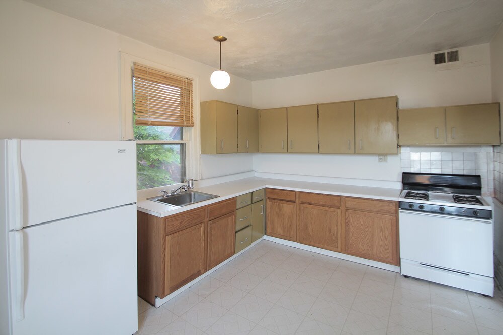 Building Photo - 228 Union St