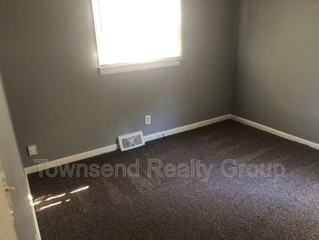 Building Photo - 2133 Jennie Linn Dr