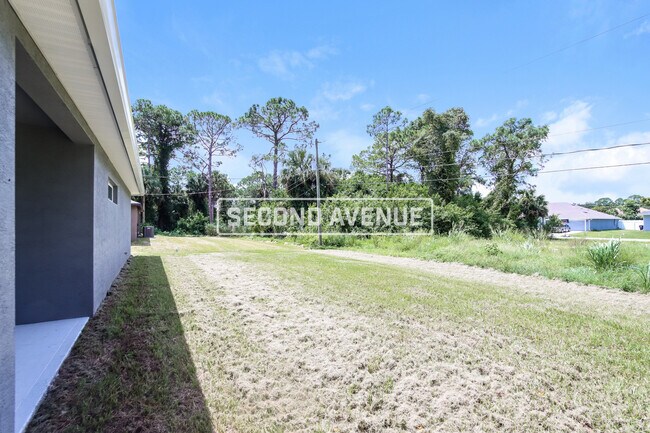 Building Photo - 1450 Degroodt Rd SW