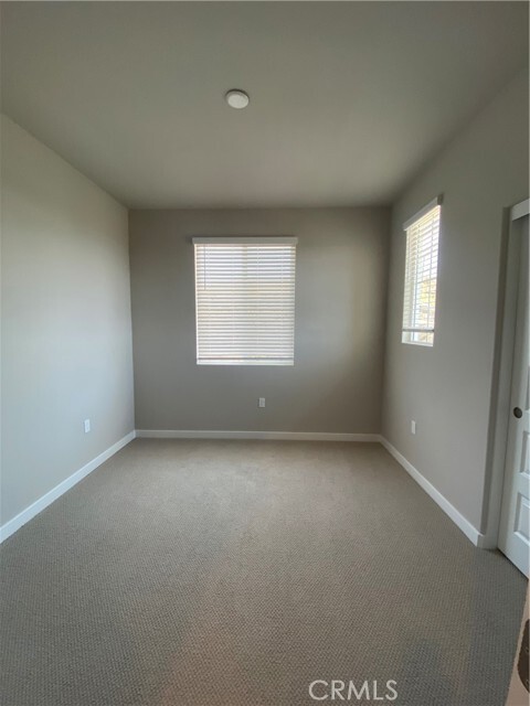 Building Photo - 1470 Skyline Ln