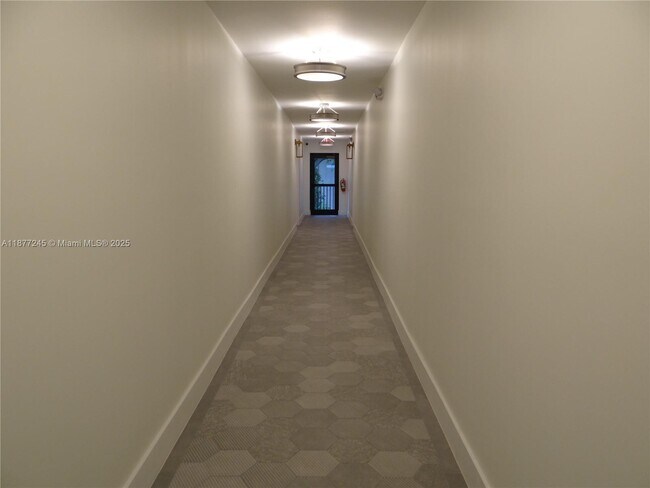 Building Photo - 5980 SW 40th Ave