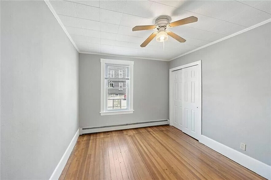 Building Photo - 289 Mowry St