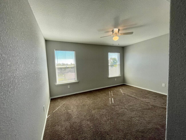 Building Photo - 6934 Crestway Dr