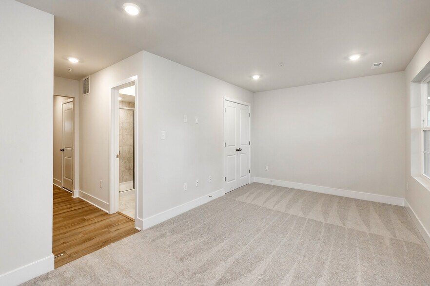 Building Photo - 2273 Marcy Dr