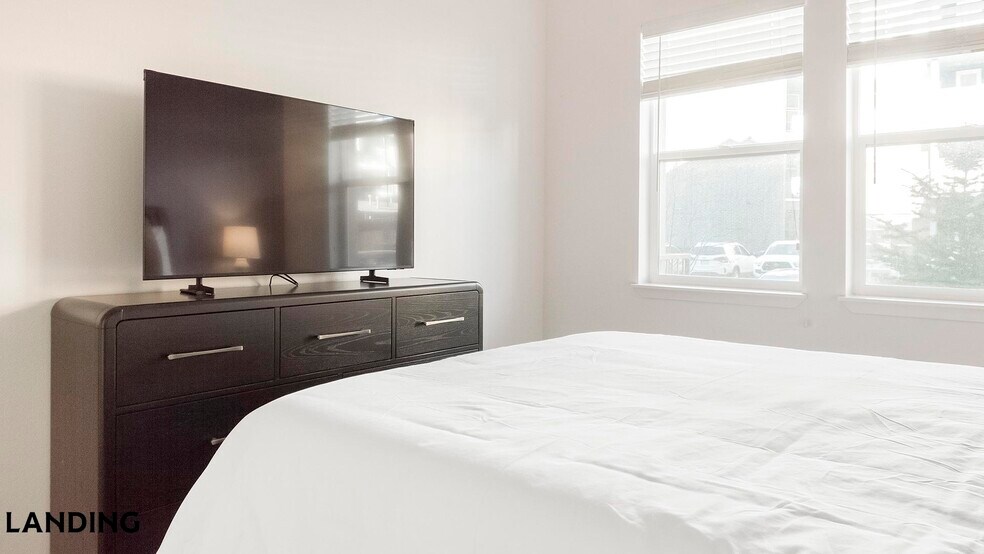 Building Photo - 185 Polaris Pointe