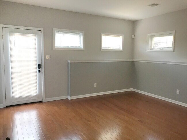 Building Photo - 812 Walnut St