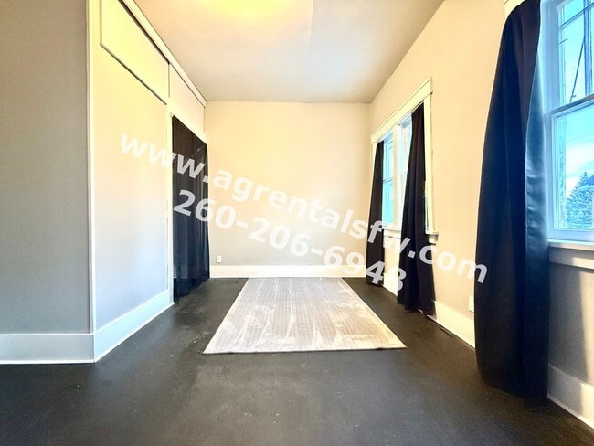 Building Photo - 209 S West St