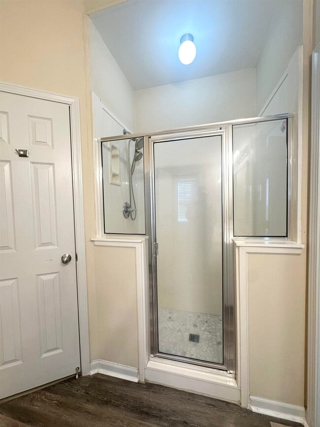 Building Photo - 8516 Shady Elm Dr