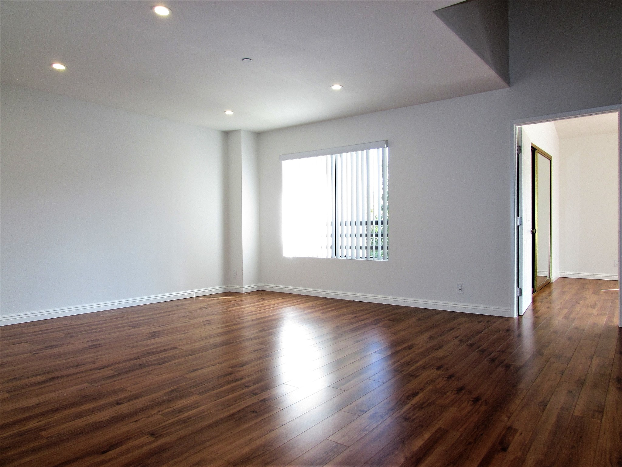 Building Photo - 1141 N Columbus Ave