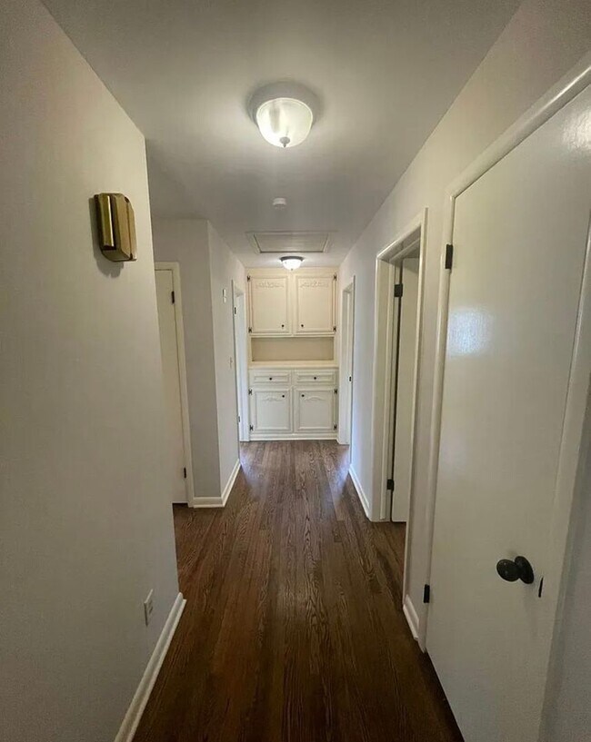 Building Photo - Beautiful 3 bed 2 bath home AVAILABLE NOW!