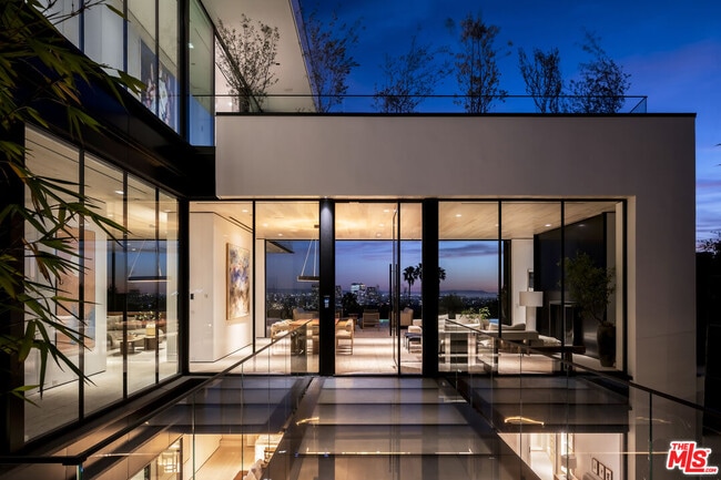 Building Photo - 1210 Laurel Way