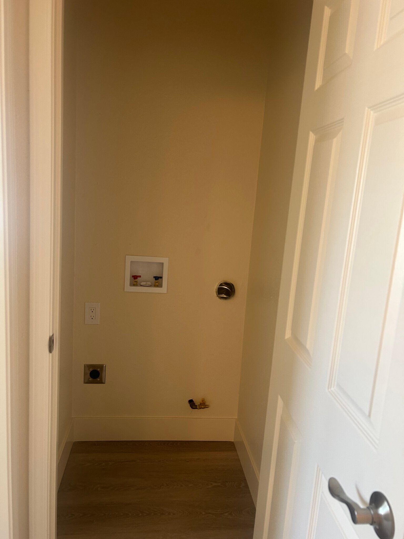 Building Photo - 1845 N Center St