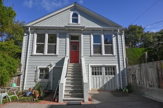 Building Photo - 215 Fair Oaks St