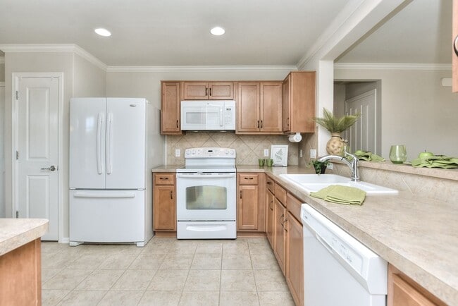 Building Photo - 305 Barrington Farm Ct