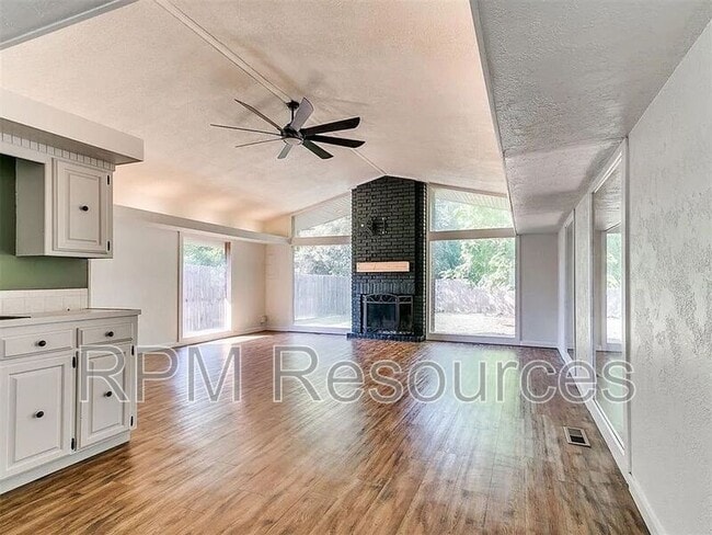 Building Photo - 1705 Carlisle Rd