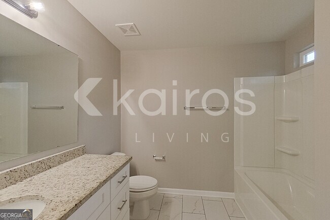 Building Photo - 136 Western Red Cedar Dr