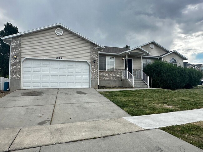 Primary Photo - Great Home Available in Lehi!