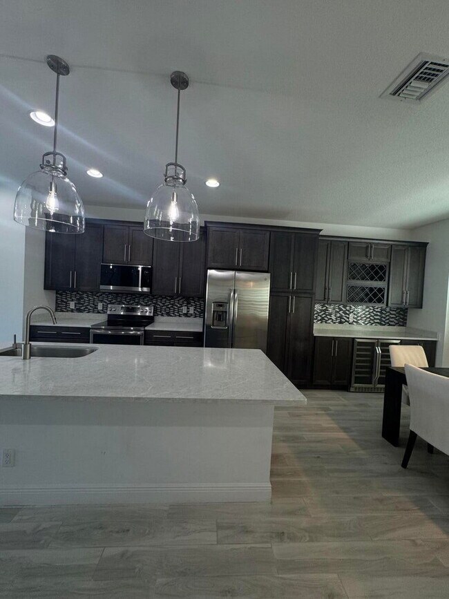 Building Photo - 615 Windward Cir