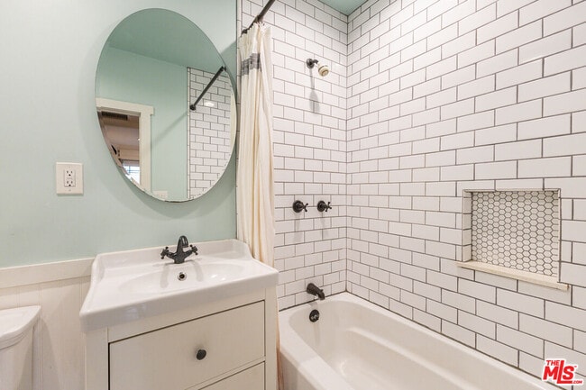 Building Photo - 3418 Greensward Rd