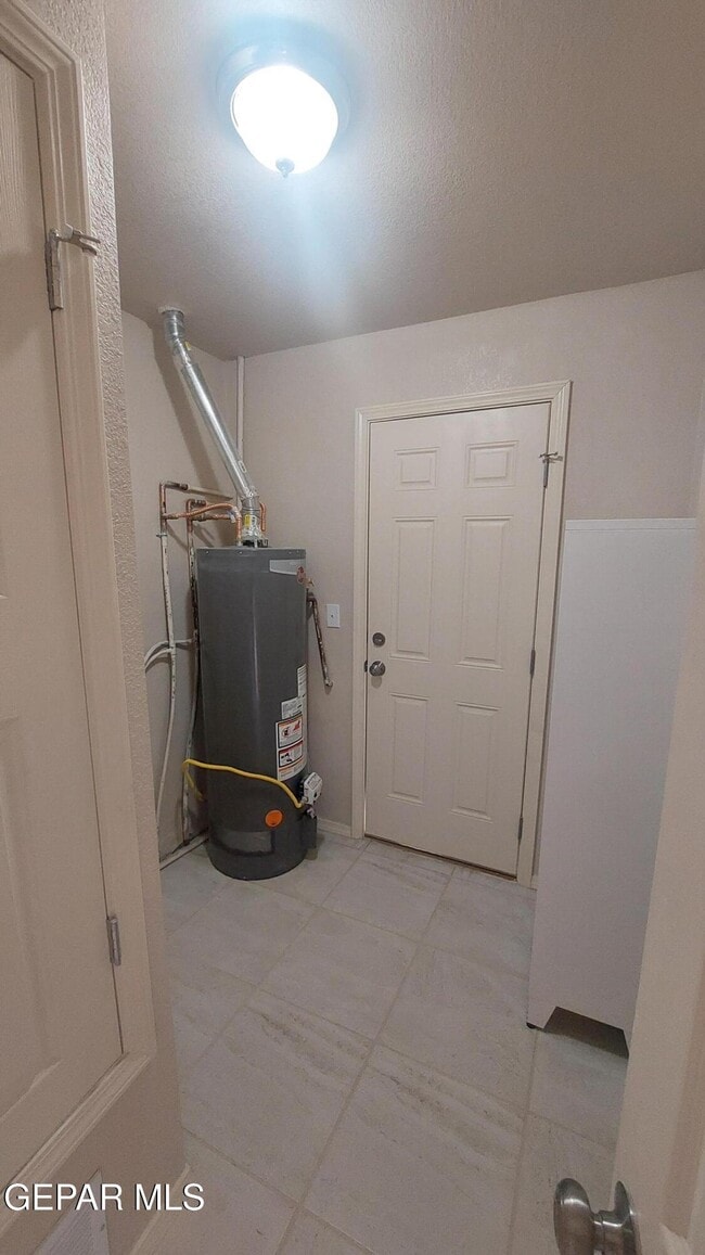 Building Photo - 675 Santa Barbara Dr