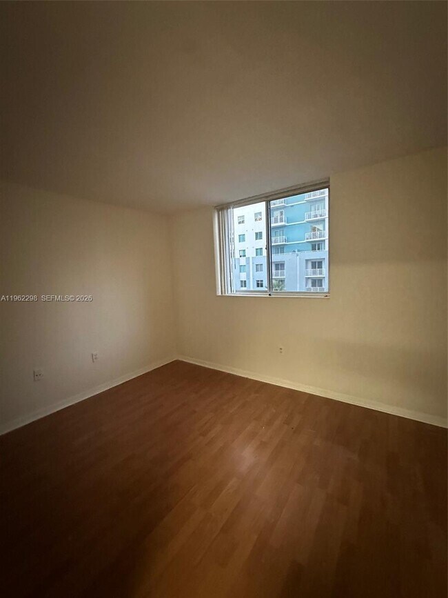 Building Photo - 210 SW 11th St