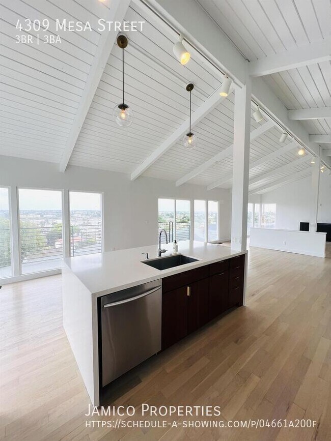 Building Photo - 4309 Mesa St