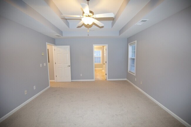 Building Photo - 7897 The Lakes Point