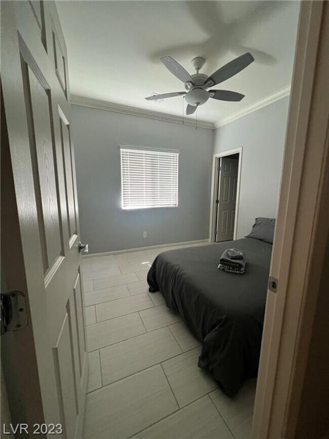 Building Photo - BEAUTIFUL HOME IMMACULATE AND READY TO MOVE-IN
