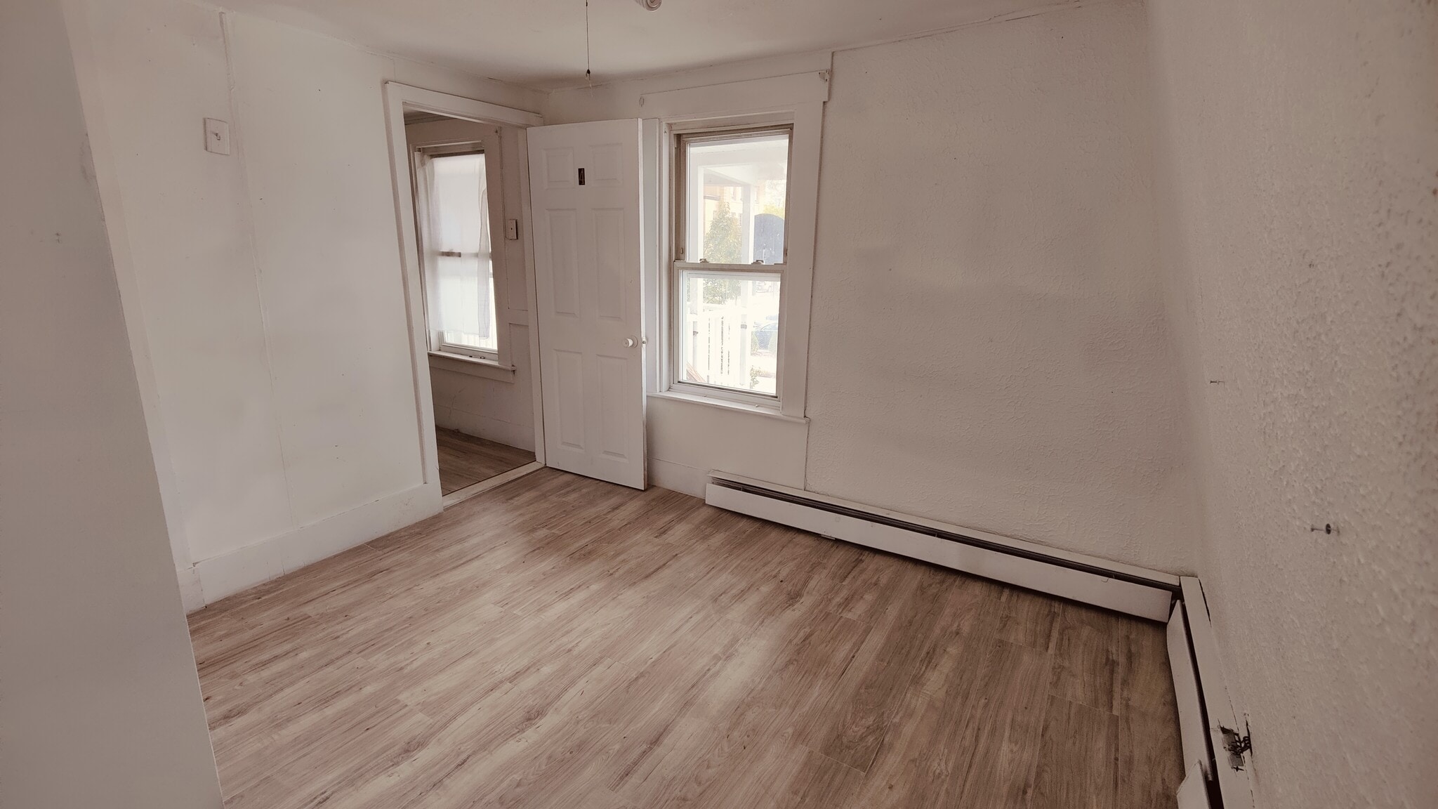 Building Photo - 206 Lowell St