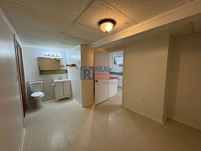 Building Photo - 2090 Altura Blvd