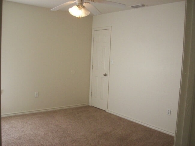 Building Photo - 803 N Bangor Ave