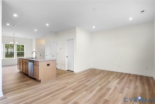 Building Photo - 231 Whiteside Rd