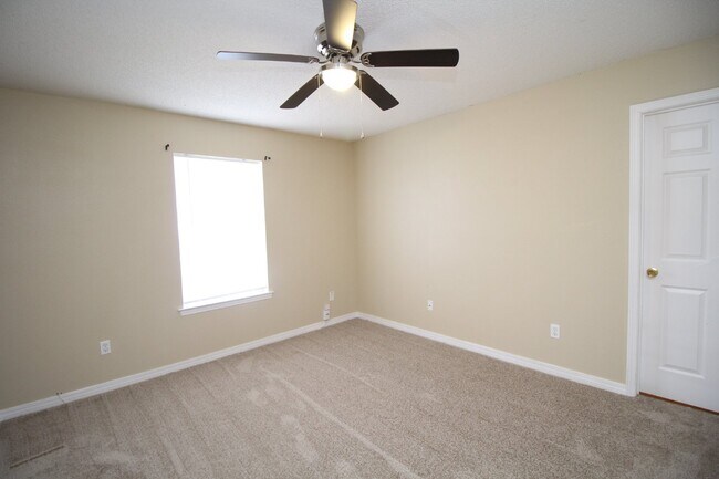 Building Photo - 3BR Home Near NAS Pensacola with 1-Car Garage, Fenced Backyard & Open Kitchen