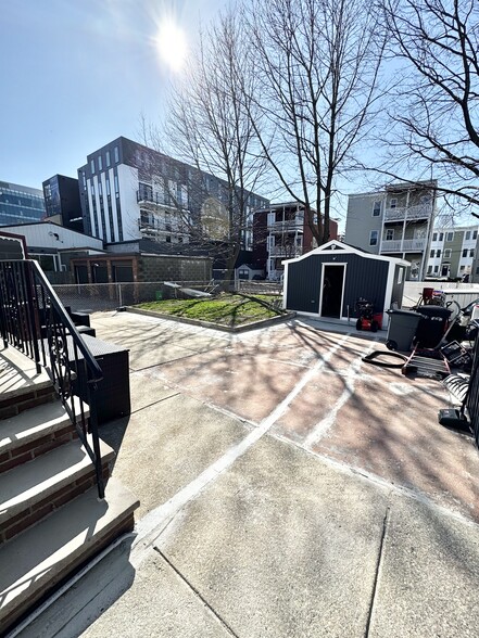 Building Photo - 12 Litchfield St