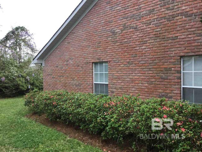 Building Photo - 21 Hoffren Dr