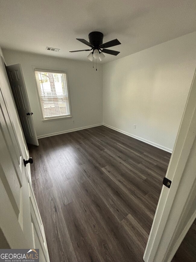 Building Photo - 200 Wellisford Ct