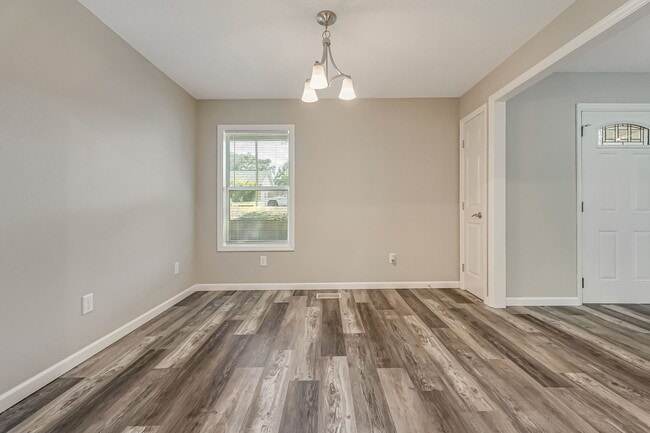 Building Photo - Charming 2-Bedroom, 2-Bath Home in the Hea...